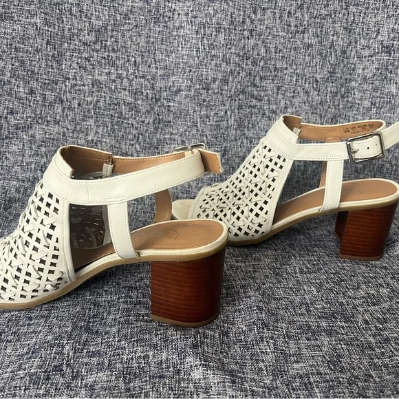 Franco Sarto white leather woven sandals. Size 8 - Picture 2 of 4